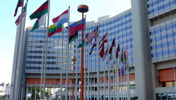 Русский язык считается одним из 6 официальных языков ООН